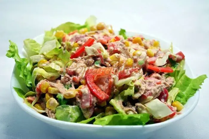 Salata Mediteraneana cu Ton