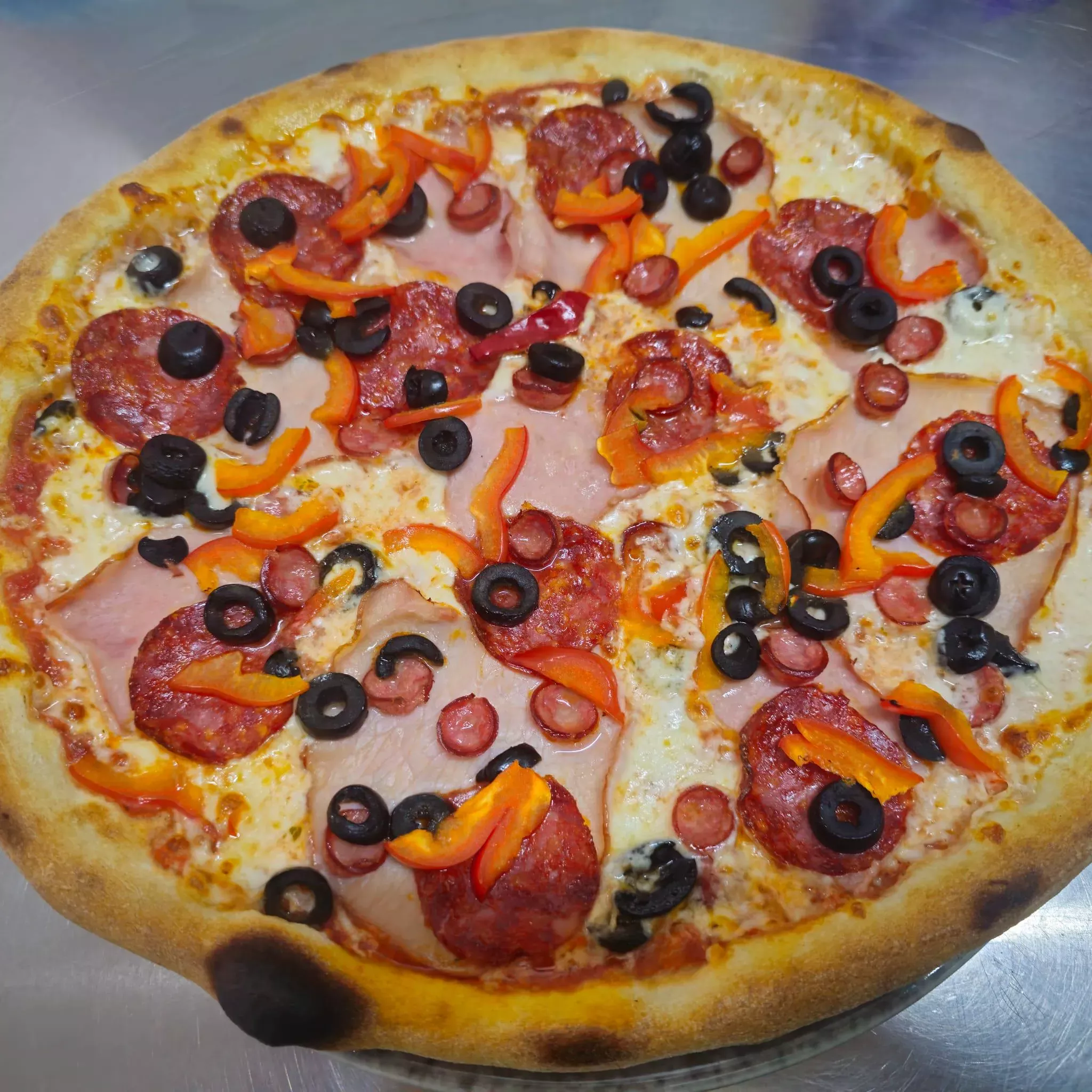 Pizza Casei (Quattro Carni)